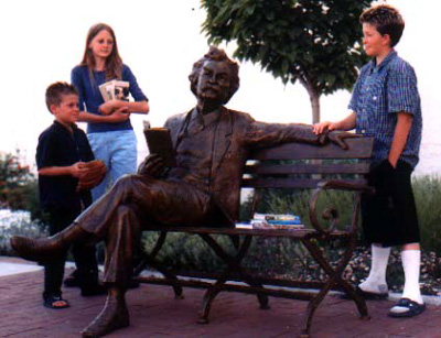 GC:  Mark Twain III Bench